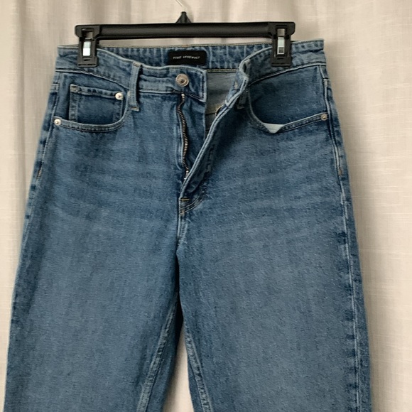 Free Assembly Women’s 90’s Straight Jeans sz 8 - Picture 4 of 7